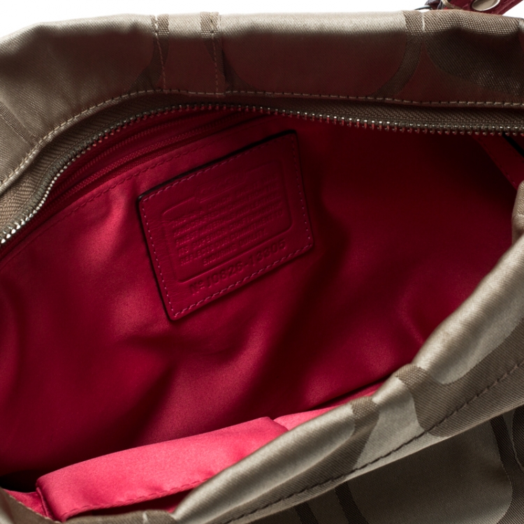 Pre Owned Coach Beige/Pink Signature Canvas Hobo
