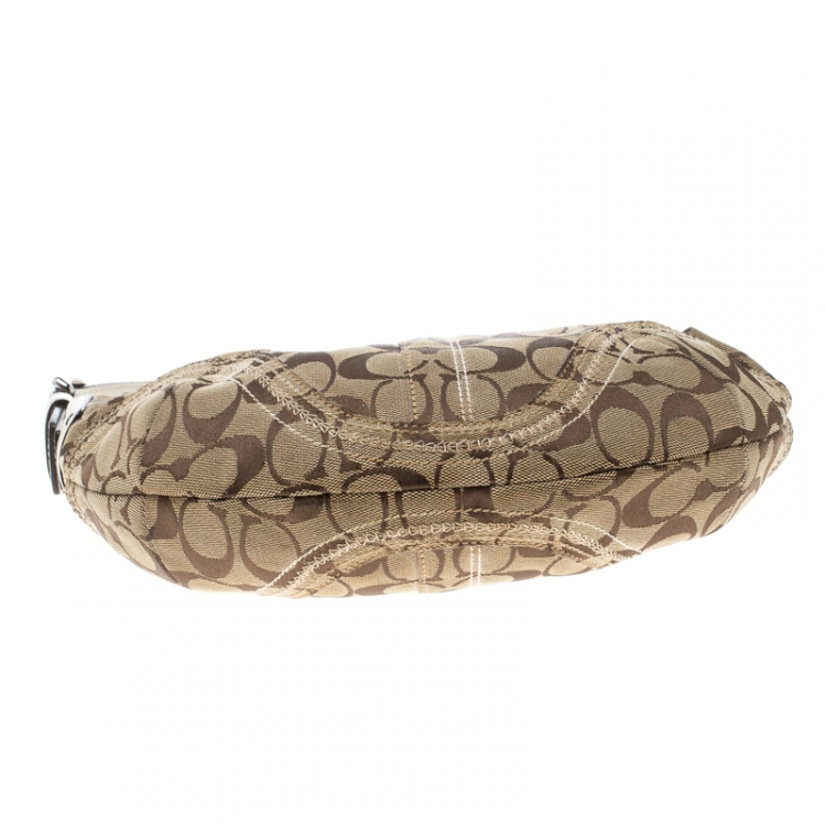 Pre Owned Coach Beige/Off White Signature Canvas Hobo