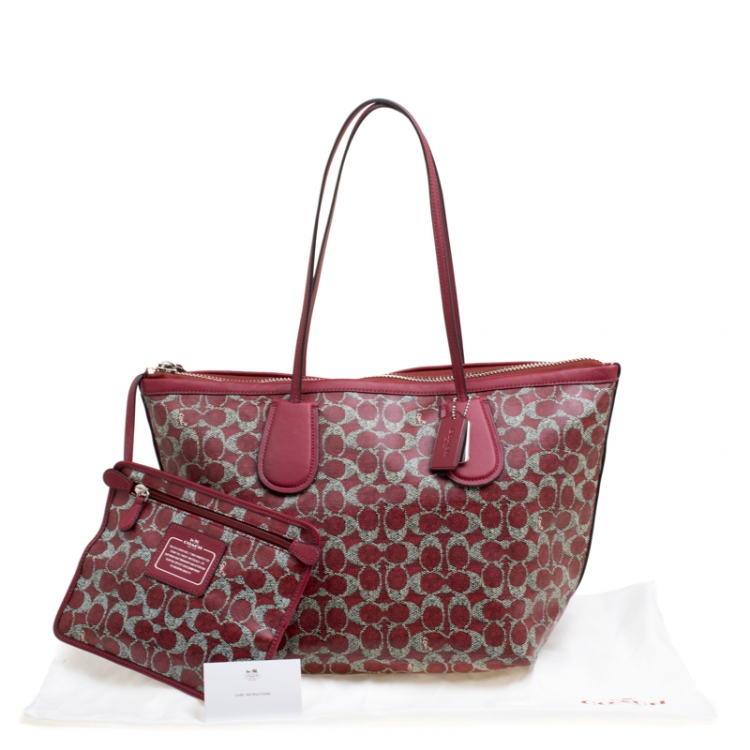 Pre Owned Coach Red Signature Coated Canvas Taxi Zip Shopping Tote