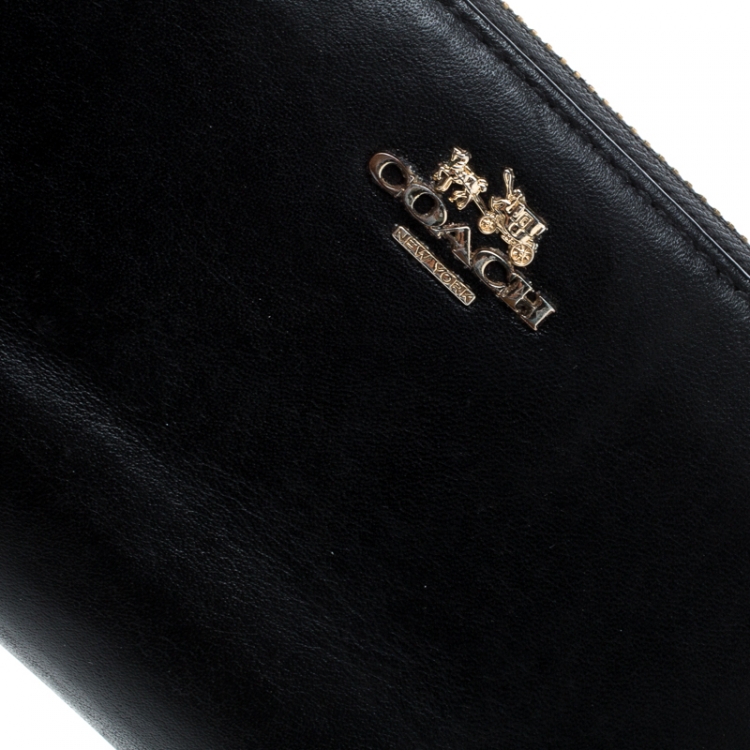 Pre Owned Coach Black Leather Zip Around Wallet 
