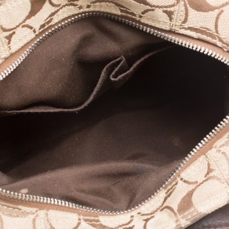 Pre Owned Coach Beige/Brown Signature Canvas Shoulder Bag