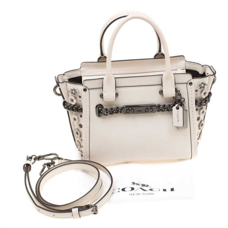 Pre Owned Coach Off White Leather Willow Floral Swagger 20 Carryall Top Handle Bag