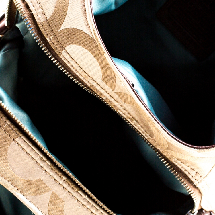 Pre Owned Coach Beige Signature Canvas Shoulder Bag