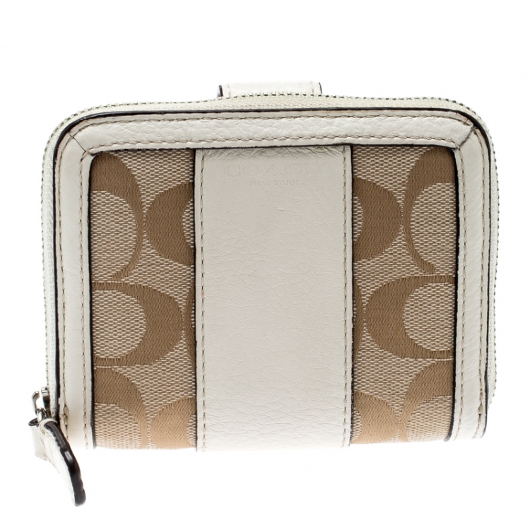 Pre Owned Coach Beige/White Signature Canvas and Leather Compact Wallet