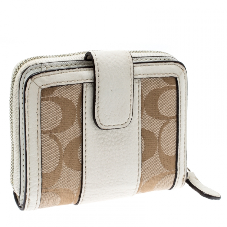 Pre Owned Coach Beige/White Signature Canvas and Leather Compact Wallet