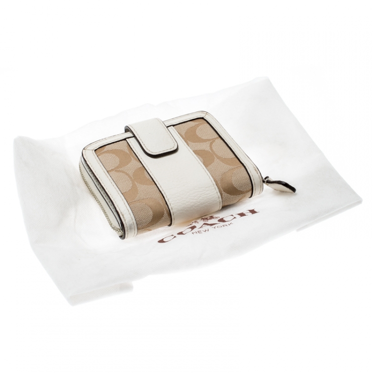 Pre Owned Coach Beige/White Signature Canvas and Leather Compact Wallet