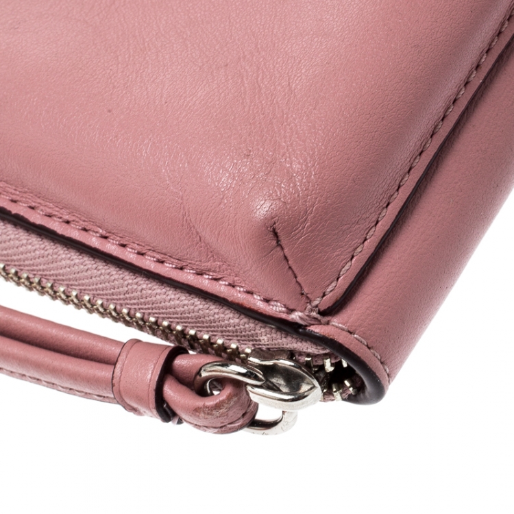 مملوكة مسبقًا Coach Pink Leather Zip Around Wallet