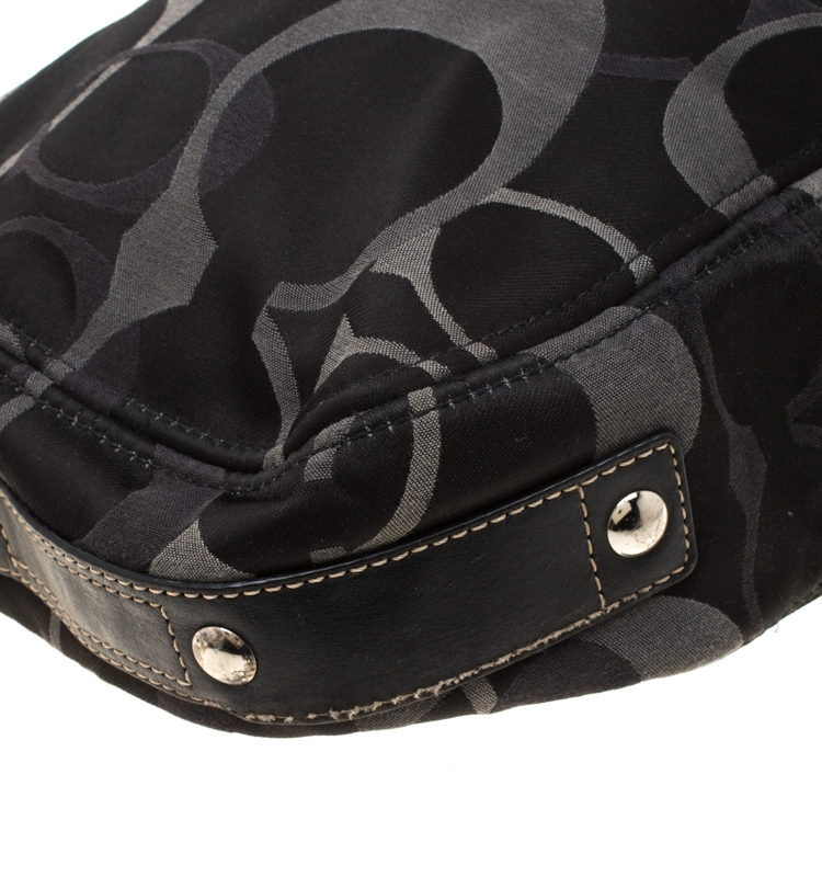 Pre Owned Coach Black/Grey Signature Canvas and Leather Zoe Hobo