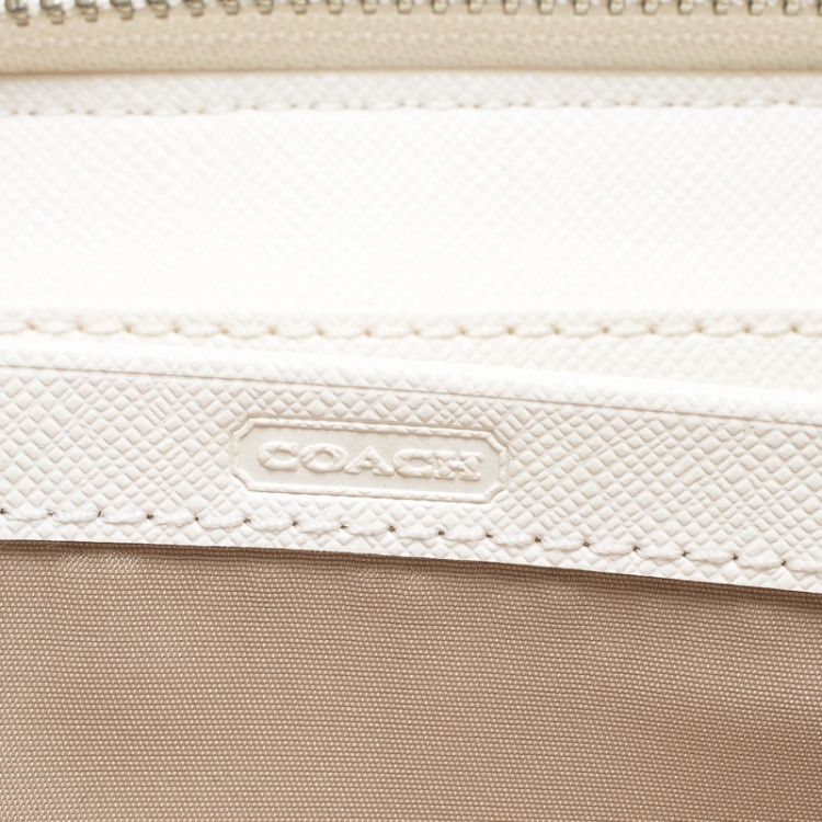 Pre Owned Coach Off White/Silver Woven Leather Zip Around Wallet 