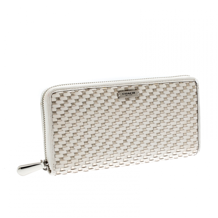 Pre Owned Coach Off White/Silver Woven Leather Zip Around Wallet 