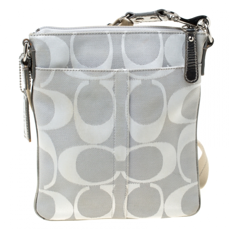 Pre Owned Coach Grey/Beige Signature Canvas Swingpack Crossbody Bag