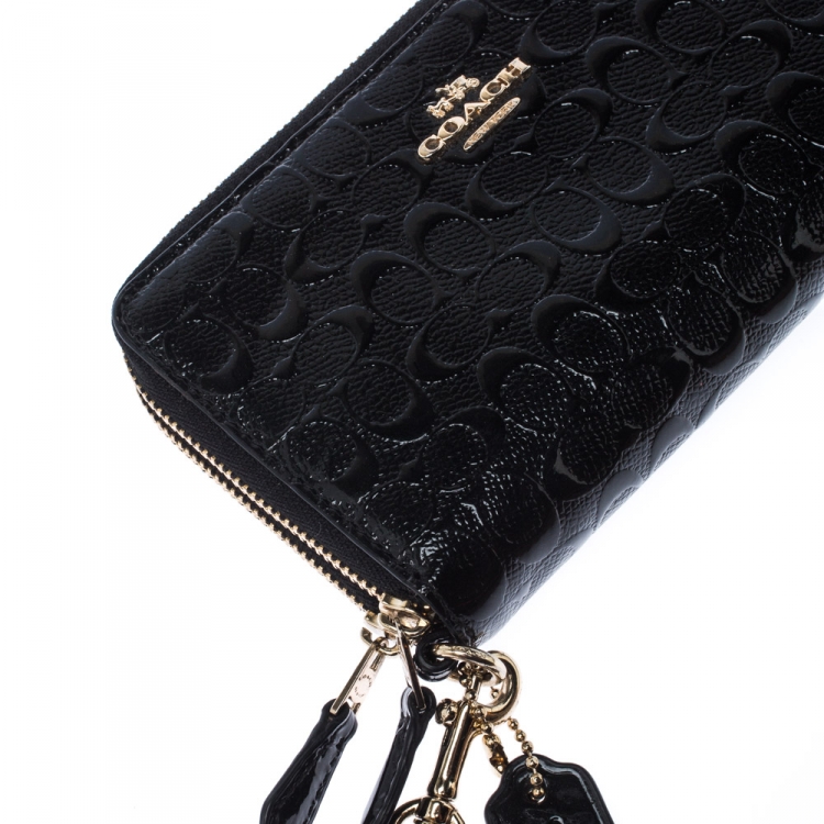 Pre Owned Coach Black Signature Patent Leather Accordion Zip Around Wallet