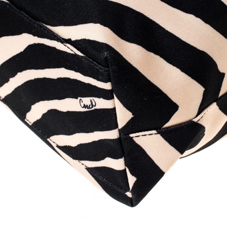 Pre Owned Coach Black/Cream Zebra Print Canvas and Patent Leather Tote