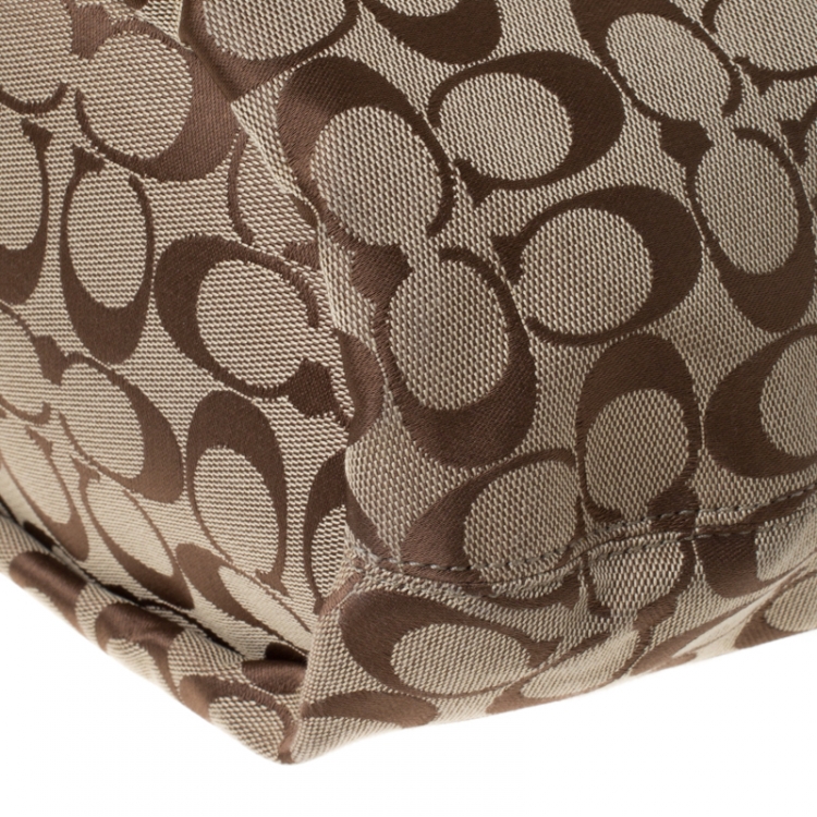 Pre Owned Coach Beige/Brown Signature Canvas and Patent Leather Shoulder Bag