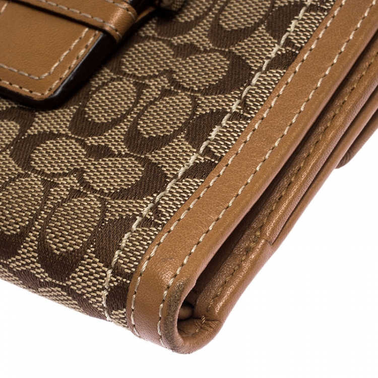 Pre Owned  Coach Beige/Tan Signature Canvas and Leather Compact Wallet