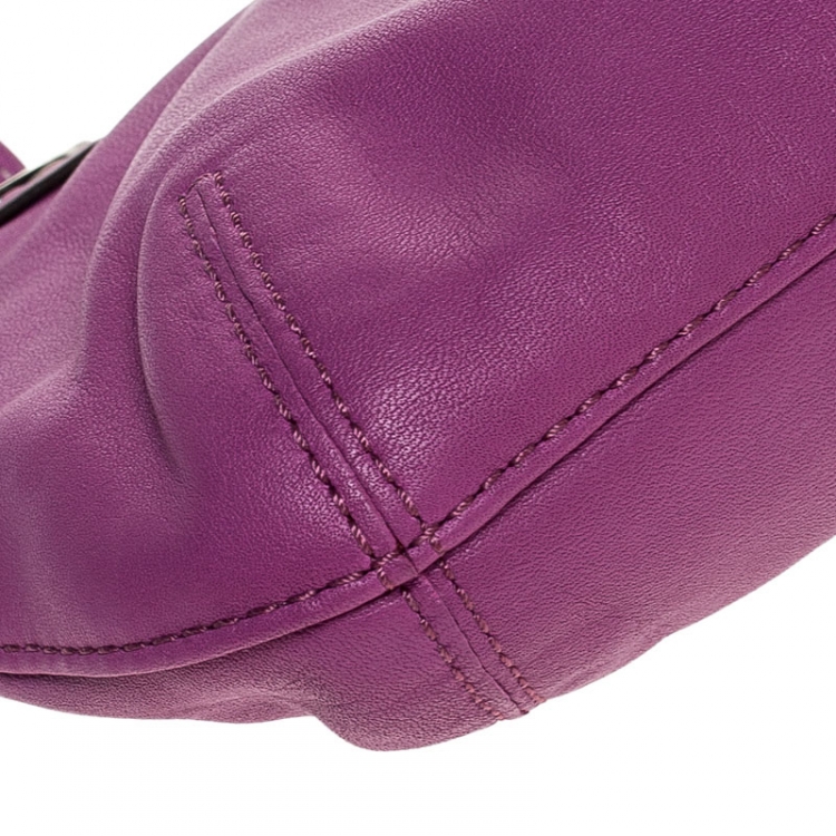 Pre Owned Coach Fuschia Pleated Leather Wristlet 