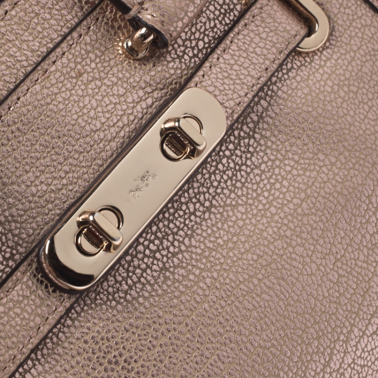Pre Owned Coach Metallic Rose Gold Leather Swagger 20 Crossbody Bag