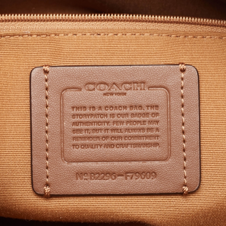 Pre Owned Coach Beige/White Signature Coated Canvas and Leather Gallery Tote