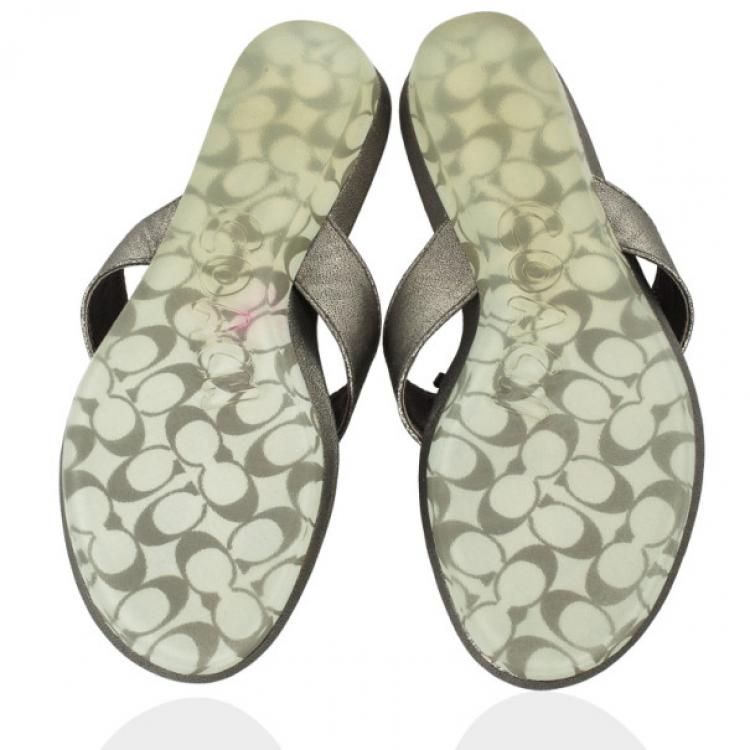Pre Owned Coach Silver Metallic Skye Flower Thong Sandals Size 36.5
