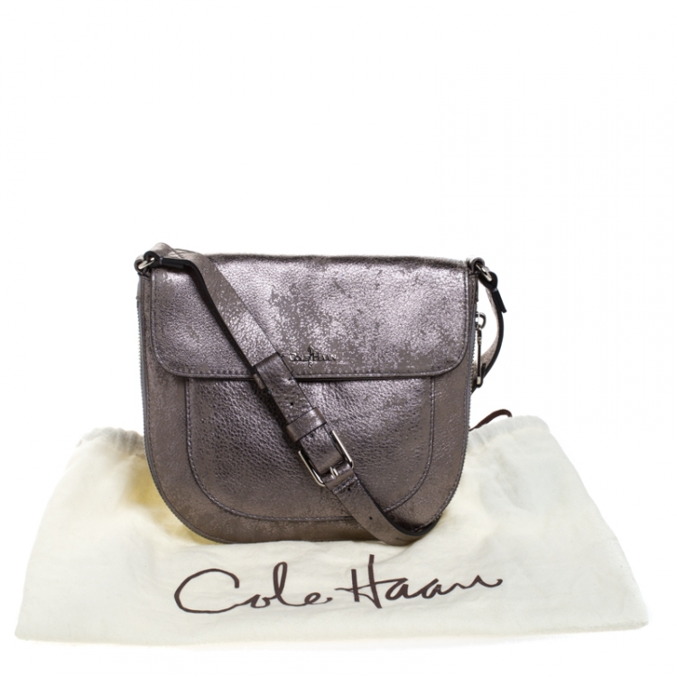 Pre Owned Cole Haan Grey Textured Leather Flap Zip Round Crossbody Bag