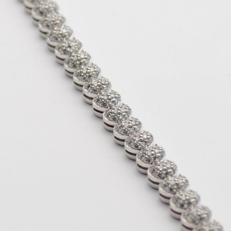 Pre Owned Damiani 18K Diamond Pave Setting Hearts Bracelet 