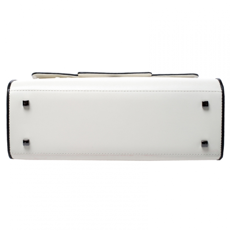 مملوكة مسبقًا Delvaux White Leather Tempete MM Top Handle Bag                  