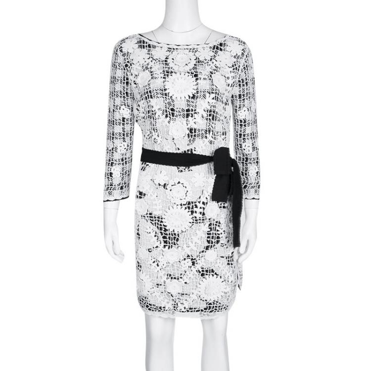 مملوكة مسبقًا Diane Von Furstenberg Monochrome Floral Crochet Lace Overlay Backless Kenny Dress M