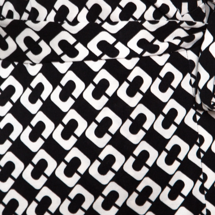 مملوكة مسبقًا Diane Von Furstenberg Monochrome Printed Silk Jersey New Jeane Two Wrap Dress M