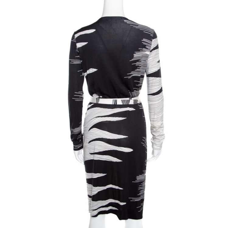 مملوكة مسبقًا Diane Von Furstenberg Monochrome Flame Printed Silk Jersey Valencia Wrap Dress S