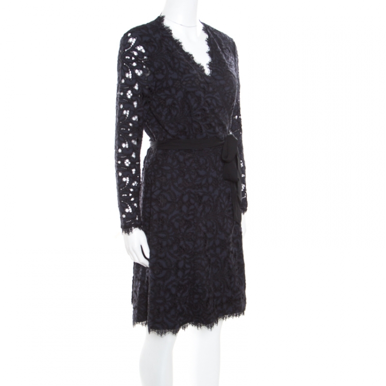 Pre Owned Diane Von Furstenberg Navy Blue and Black Guipure Lace Scalloped Trim Shaelyn Wrap Dress M