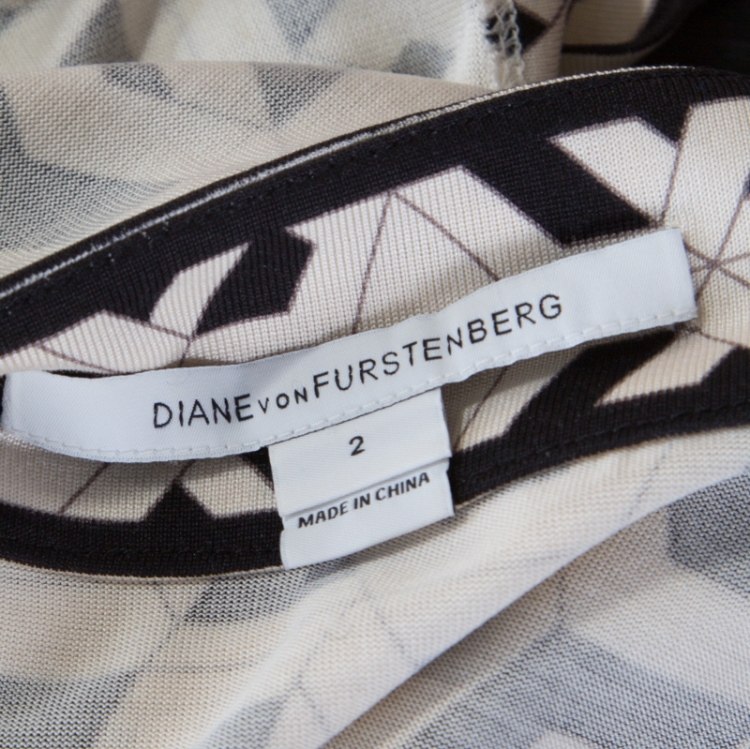 Pre Owned Diane von Furstenberg Monochrome Printed Silk Jersey Wrap Banded Julian Dress S