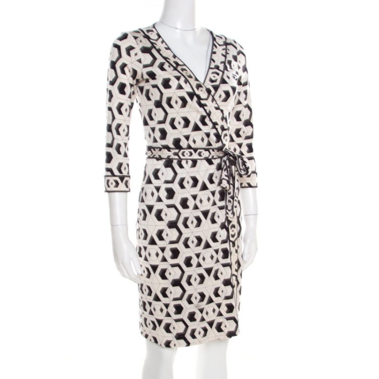 Pre Owned Diane von Furstenberg Monochrome Printed Silk Jersey Wrap Banded Julian Dress S