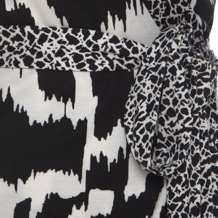 مملوكة مسبقًا Diane Von Furstenberg Monochrome Printed Silk Jersey Tallulah Wrap Dress L 