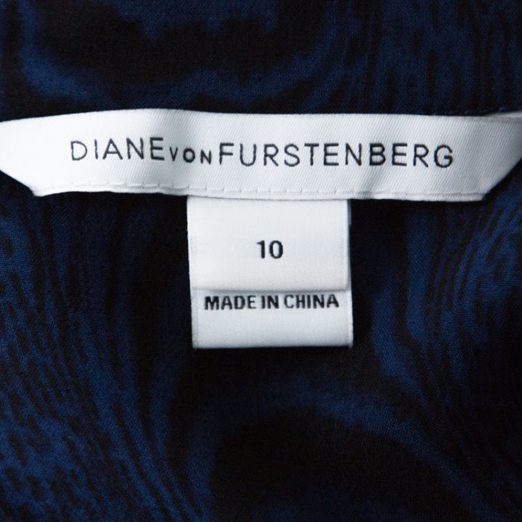 Pre Owned Diane von Furstenberg Dark Blue & Black Woodgrain Print Silk Chiffon Buttoned Gilmore Blouse L