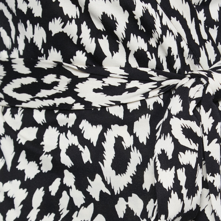 Pre Owned Diane Von Furstenberg Black & White Printed Jersey Silk Wrap Dress M
