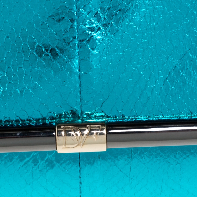 Pre Owned Diane Von Furstenberg Metallic Turquoise Snake Effect Leather Clutch