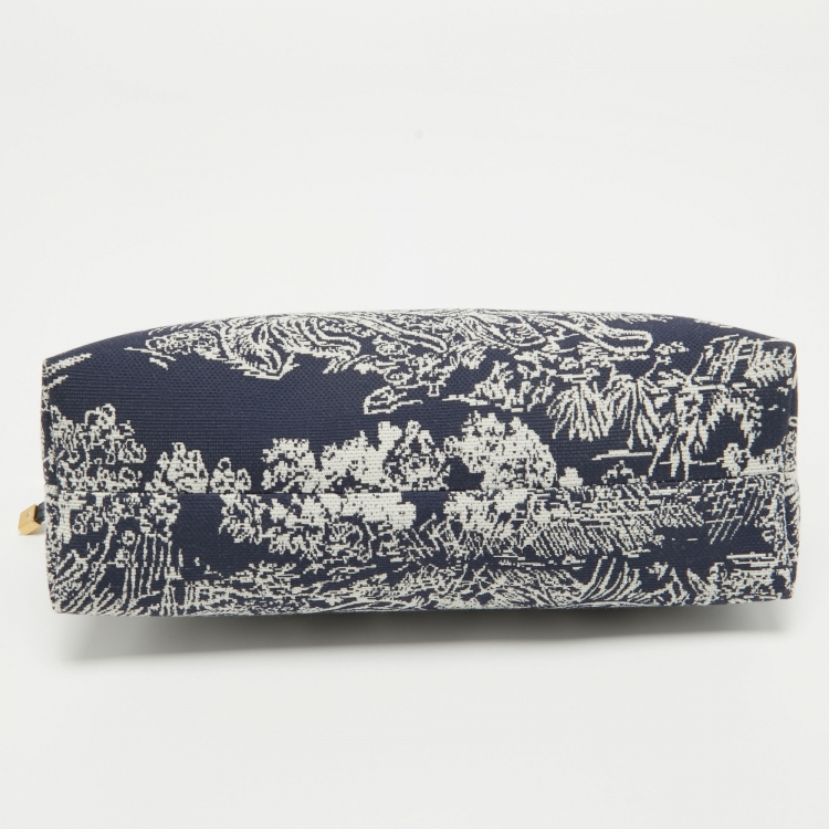 Pre Owned Dior Blue Toile de Jouy Reverse Jacquard Canvas 30 Montaigne Cosmetic Pouch