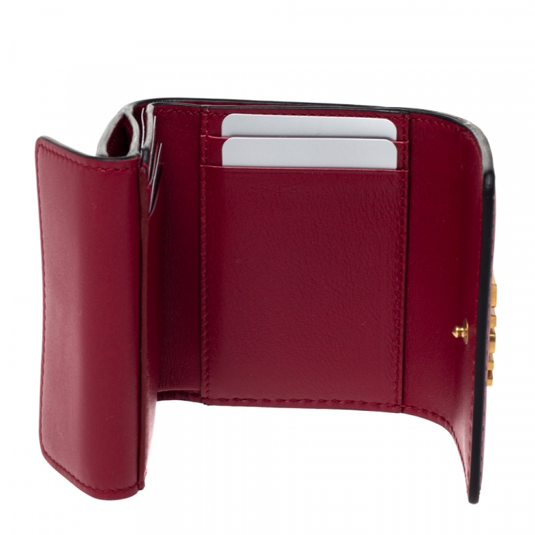 dior red wallet