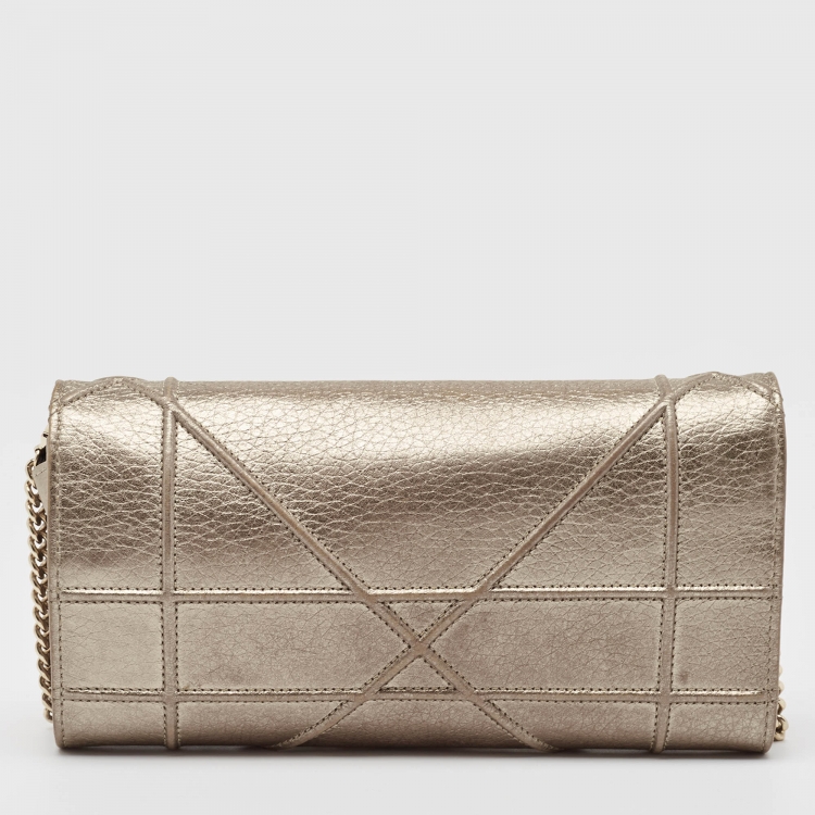 مملوكة مسبقًا Dior Gold Leather Diorama Wallet on Chain