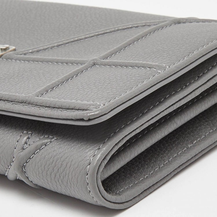 Pre Owned Dior Grey Leather Diorama Wallet on Chain
