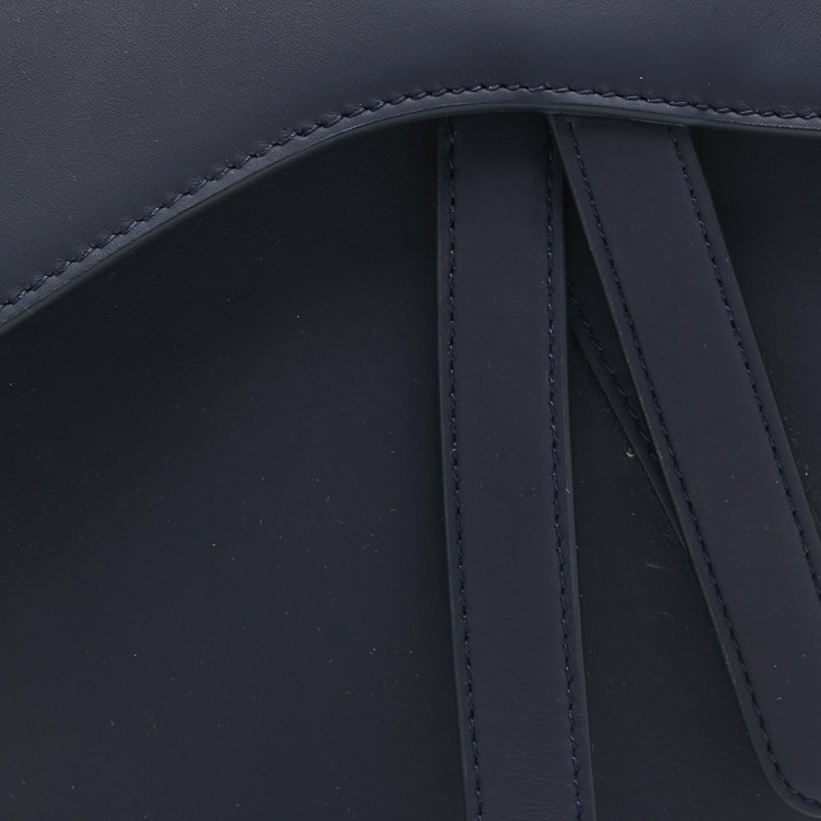 مملوكة مسبقًا Dior Navy Blue Ultra Matte Leather Saddle Bag