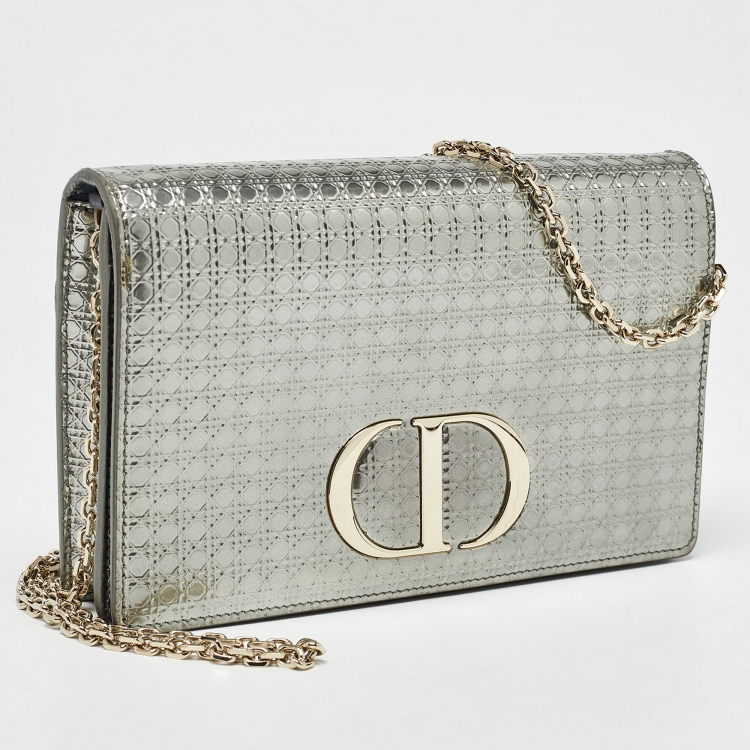 Pre Owned Dior Silver Micro Cannage Patent Leather 2in1 30 Montaigne Pouch Bag