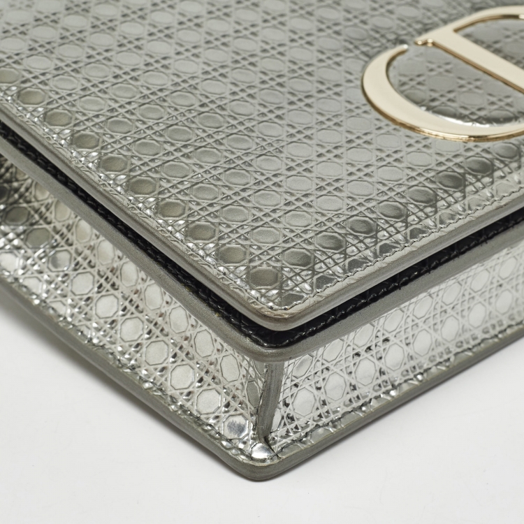 Pre Owned Dior Silver Micro Cannage Patent Leather 2in1 30 Montaigne Pouch Bag