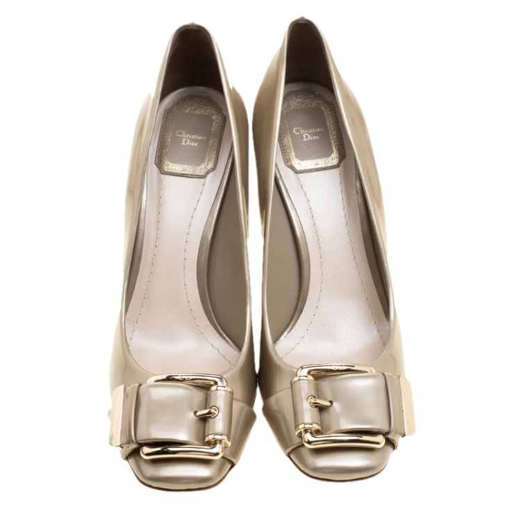 Pre Owned Dior Grey Patent Leather Buckle Pumps Size 39.5