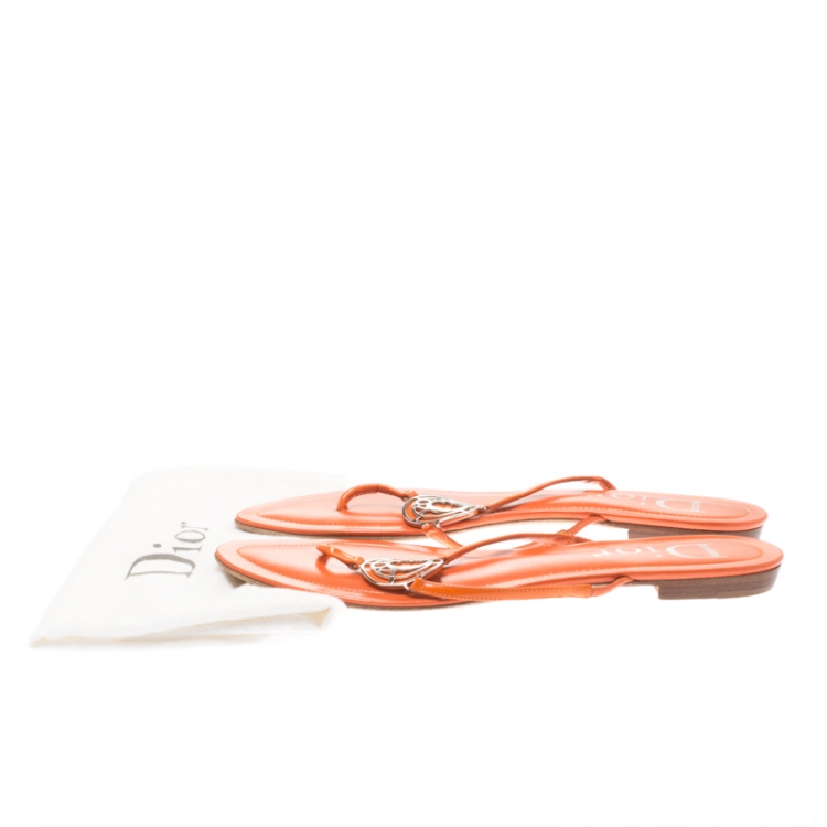 Pre Owned Dior Orange Patent Leather Logo Detail Thong Flat Sandals Size 39