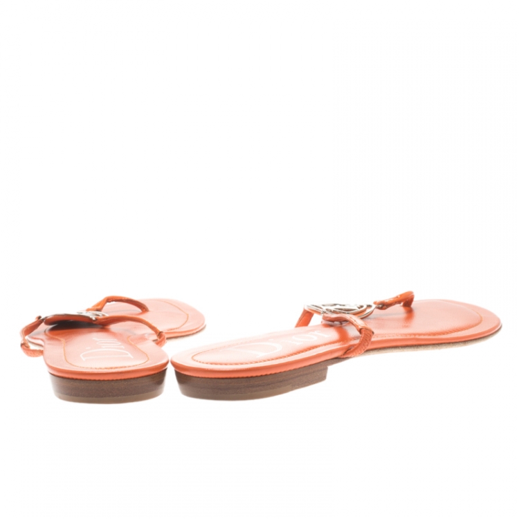 Pre Owned Dior Orange Patent Leather Logo Detail Thong Flat Sandals Size 39