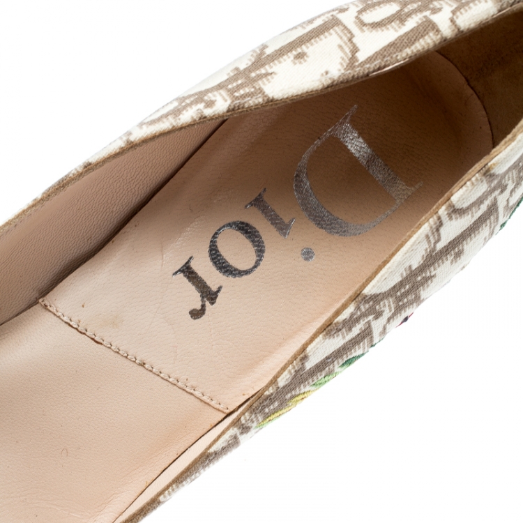 Pre Owned Dior Beige Diorissimo Fabric Embroidered Pointed Toe Pumps Size 37.5
