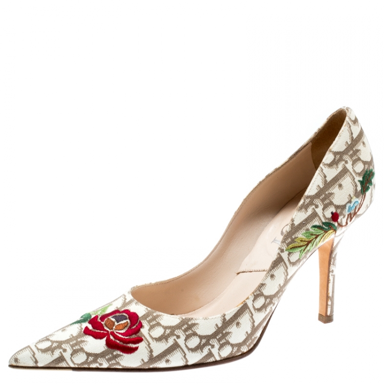 Pre Owned Dior Beige Diorissimo Fabric Embroidered Pointed Toe Pumps Size 37.5