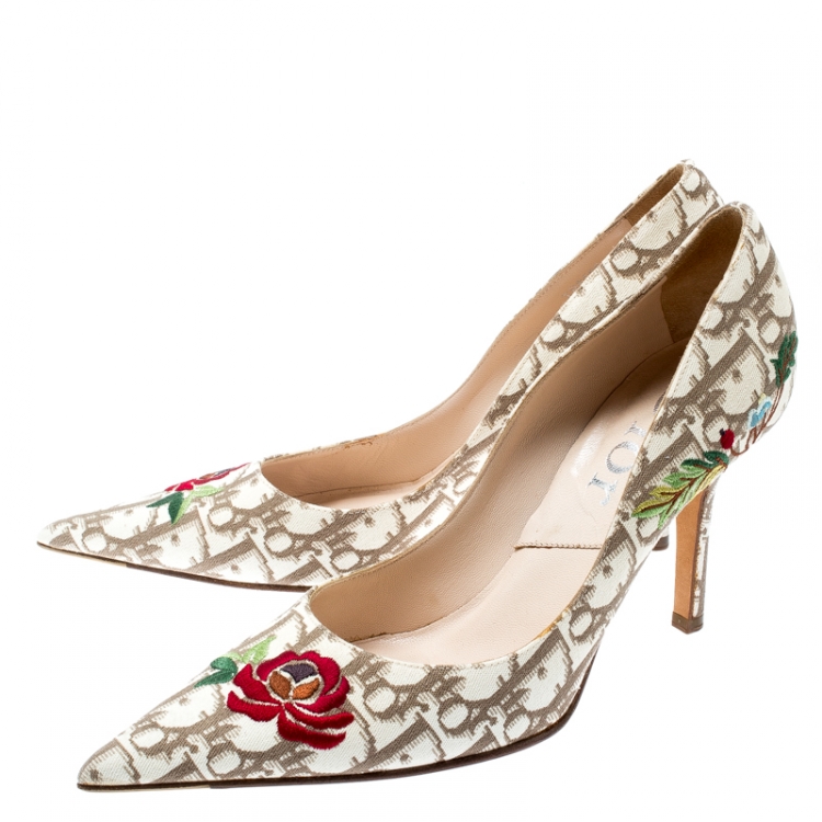 Pre Owned Dior Beige Diorissimo Fabric Embroidered Pointed Toe Pumps Size 37.5
