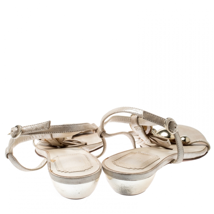 مملوكة مسبقًا Dior Metallic Beige Suede Jaipur Studded Bow T-Strap Sandals Size 37.5